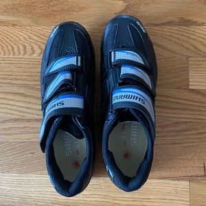 Excellent condition with SPD cleats attached. 8.5 Women’s.